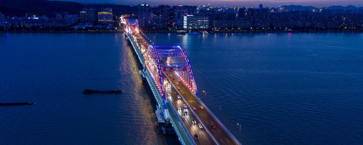A bird-eye view of Fuxing Bridge in Hangzhou