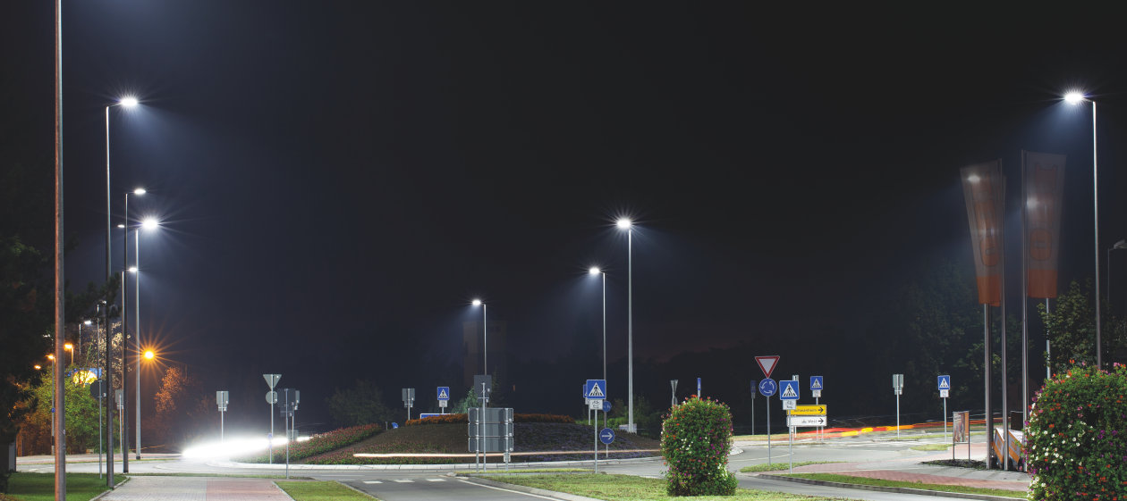Smart street lighting recognizes ambient condition and adapts automatically with OSRAM sensor technology